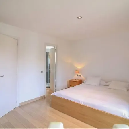 Bellesguard Penthouse Διαμέρισμα *