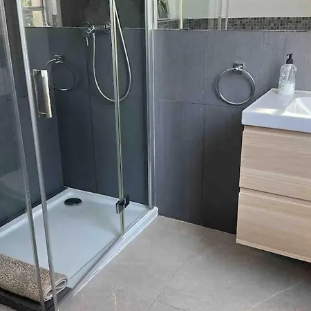 شقة Bellesguard Penthouse بويينسا