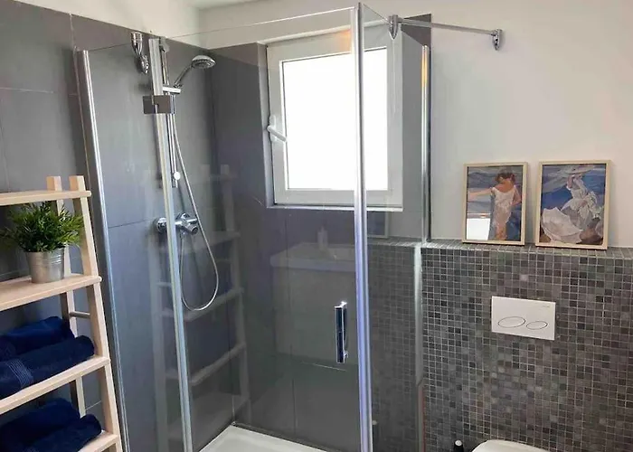 Bellesguard Penthouse דירה פוינסה